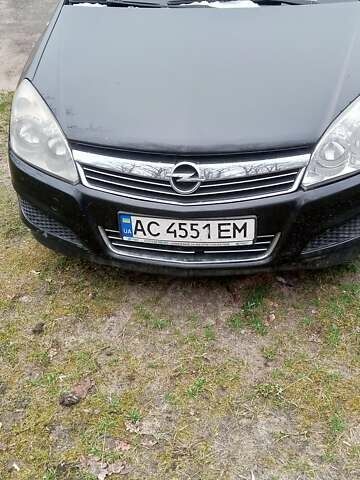 Черный Опель Астра, объемом двигателя 1.9 л и пробегом 320 тыс. км за 5600 $, фото 2 на Automoto.ua