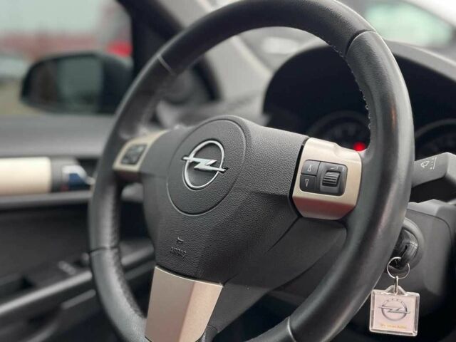 Черный Опель Астра, объемом двигателя 0 л и пробегом 260 тыс. км за 6200 $, фото 10 на Automoto.ua