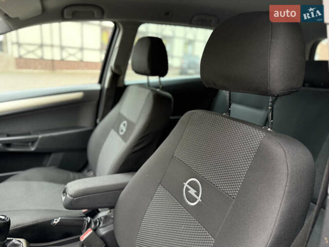 Опель Астра 2008 в Ровно на Automoto.ua Черный Опель Астра, объемом двигателя 1.7 л и пробегом 330 тыс. км за 4300 $, фото 45 на Automoto.ua