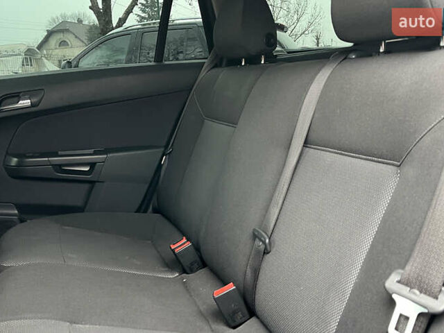 Черный Опель Астра, объемом двигателя 1.6 л и пробегом 260 тыс. км за 6200 $, фото 20 на Automoto.ua