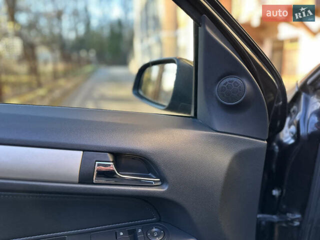 Черный Опель Астра, объемом двигателя 1.6 л и пробегом 180 тыс. км за 5499 $, фото 140 на Automoto.ua