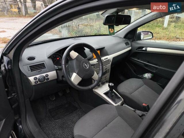 Черный Опель Астра, объемом двигателя 1.6 л и пробегом 189 тыс. км за 4999 $, фото 11 на Automoto.ua