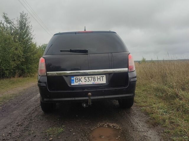 Чорний Опель Астра, об'ємом двигуна 1.9 л та пробігом 250 тис. км за 1111 $, фото 4 на Automoto.ua