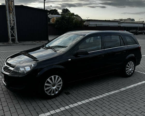 Черный Опель Астра, объемом двигателя 1.8 л и пробегом 405 тыс. км за 5500 $, фото 2 на Automoto.ua