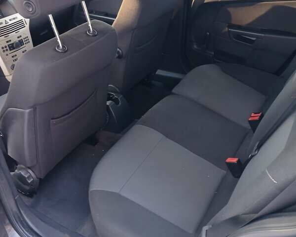 Чорний Опель Астра, об'ємом двигуна 1.6 л та пробігом 230 тис. км за 5100 $, фото 11 на Automoto.ua