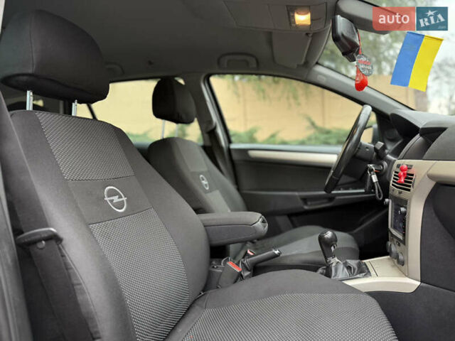 Опель Астра 2008 в Ровно на Automoto.ua Черный Опель Астра, объемом двигателя 1.7 л и пробегом 330 тыс. км за 4300 $, фото 47 на Automoto.ua