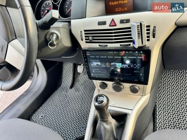 Чорний Опель Астра, об'ємом двигуна 1.6 л та пробігом 209 тис. км за 4900 $, фото 10 на Automoto.ua