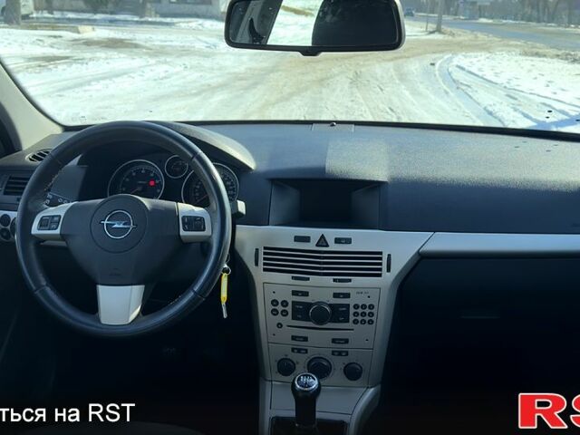 Черный Опель Астра, объемом двигателя 1.6 л и пробегом 230 тыс. км за 5800 $, фото 10 на Automoto.ua