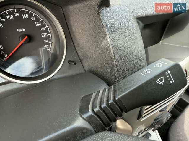 Черный Опель Астра, объемом двигателя 1.6 л и пробегом 202 тыс. км за 5650 $, фото 82 на Automoto.ua