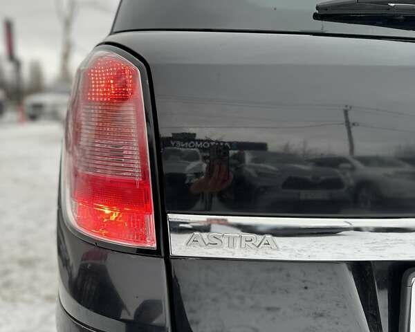 Чорний Опель Астра, об'ємом двигуна 1.6 л та пробігом 247 тис. км за 5800 $, фото 9 на Automoto.ua