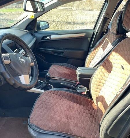 Черный Опель Астра, объемом двигателя 1.6 л и пробегом 295 тыс. км за 4850 $, фото 20 на Automoto.ua