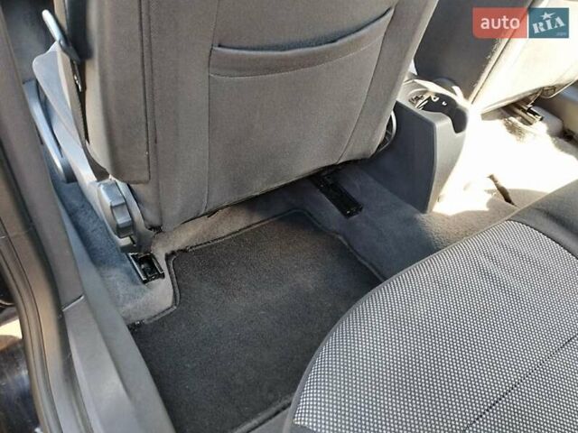 Черный Опель Астра, объемом двигателя 1.6 л и пробегом 240 тыс. км за 5250 $, фото 28 на Automoto.ua