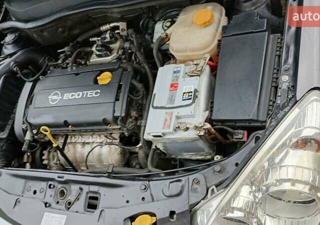 Черный Опель Астра, объемом двигателя 1.6 л и пробегом 163 тыс. км за 5500 $, фото 18 на Automoto.ua