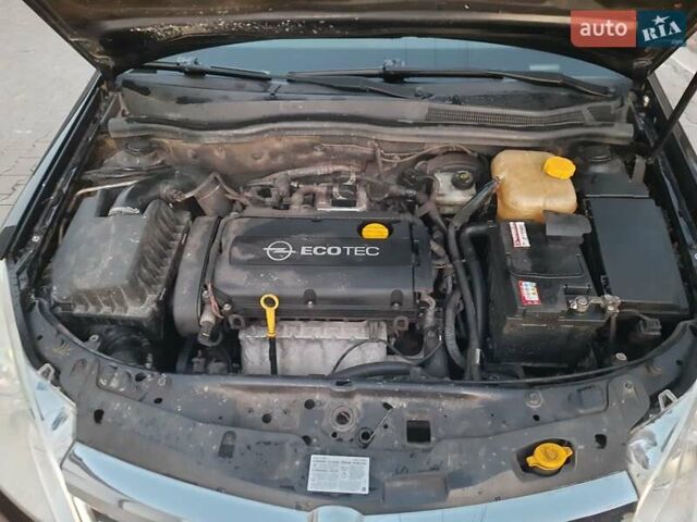 Черный Опель Астра, объемом двигателя 1.6 л и пробегом 327 тыс. км за 4400 $, фото 19 на Automoto.ua