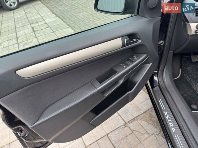 Чорний Опель Астра, об'ємом двигуна 1.6 л та пробігом 189 тис. км за 6200 $, фото 6 на Automoto.ua