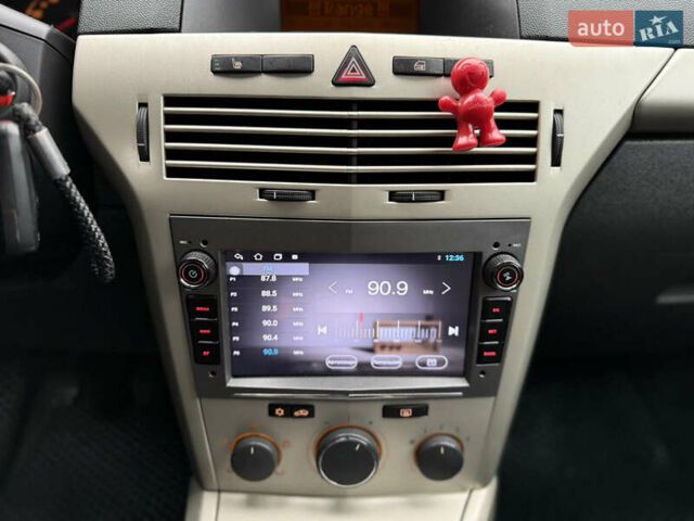 Опель Астра 2008 в Ровно на Automoto.ua Черный Опель Астра, объемом двигателя 1.7 л и пробегом 330 тыс. км за 4300 $, фото 36 на Automoto.ua