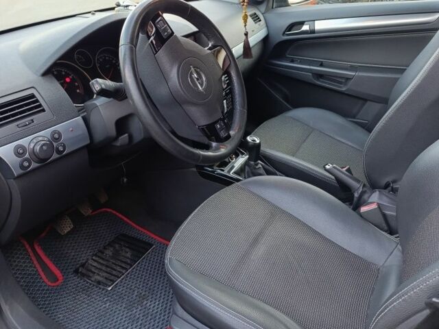 Чорний Опель Астра, об'ємом двигуна 1.6 л та пробігом 228 тис. км за 4900 $, фото 11 на Automoto.ua