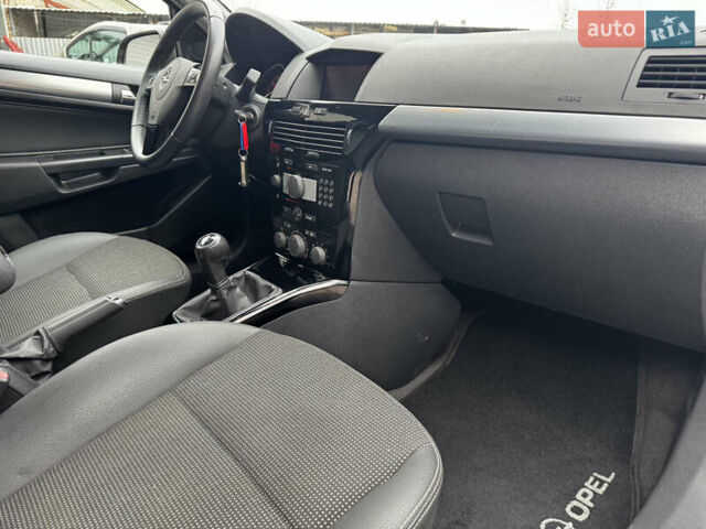Чорний Опель Астра, об'ємом двигуна 1.6 л та пробігом 239 тис. км за 5999 $, фото 37 на Automoto.ua