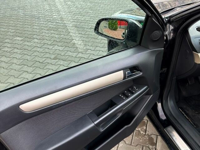 Черный Опель Астра, объемом двигателя 1.8 л и пробегом 225 тыс. км за 5800 $, фото 8 на Automoto.ua