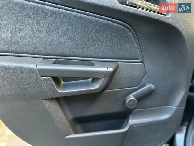 Черный Опель Астра, объемом двигателя 1.6 л и пробегом 180 тыс. км за 5499 $, фото 157 на Automoto.ua