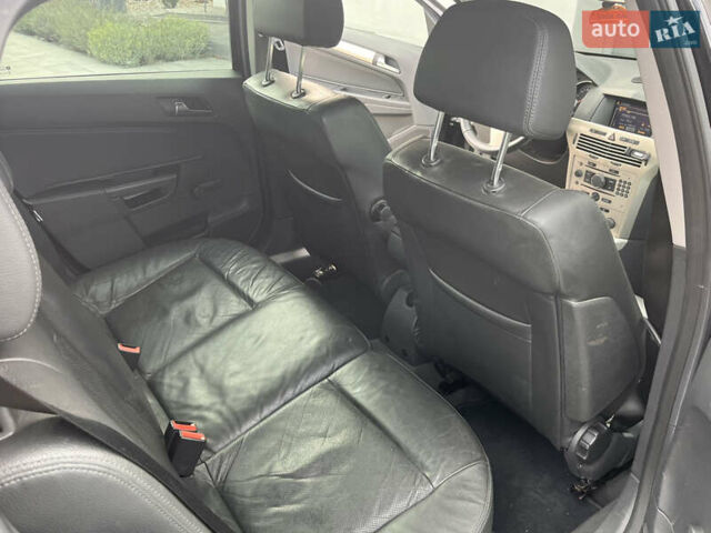 Чорний Опель Астра, об'ємом двигуна 1.6 л та пробігом 265 тис. км за 4700 $, фото 14 на Automoto.ua