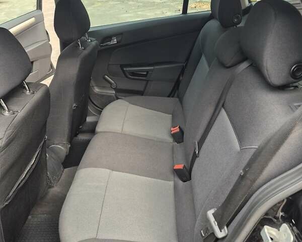 Опель Астра 2008 в Черкассах на Automoto.ua Черный Опель Астра, объемом двигателя 1.6 л и пробегом 175 тыс. км за 5500 $, фото 11 на Automoto.ua