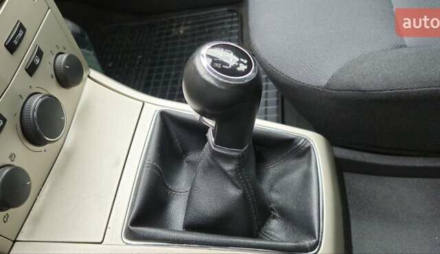 Черный Опель Астра, объемом двигателя 1.6 л и пробегом 210 тыс. км за 5850 $, фото 58 на Automoto.ua