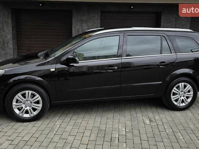 Черный Опель Астра, объемом двигателя 1.7 л и пробегом 224 тыс. км за 5650 $, фото 4 на Automoto.ua