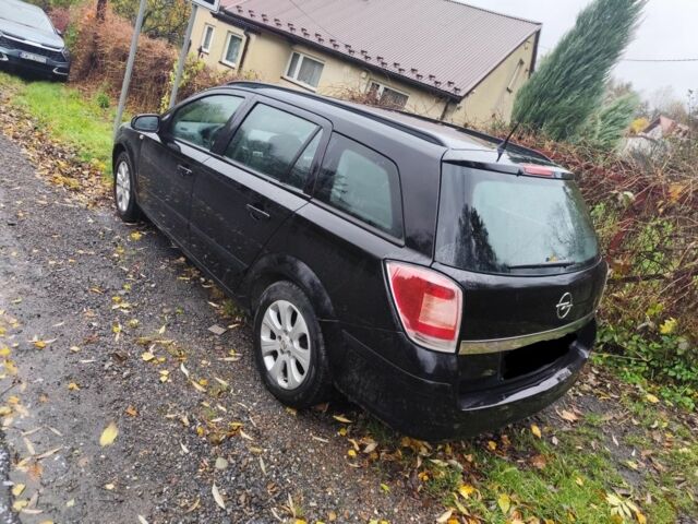 Опель Астра 2009 в Ровно на Automoto.ua Черный Опель Астра, объемом двигателя 1.6 л и пробегом 260 тыс. км за 3159 $, фото 2 на Automoto.ua