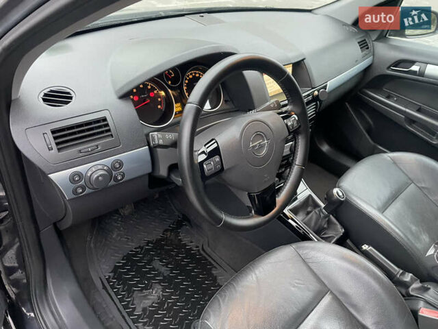 Чорний Опель Астра, об'ємом двигуна 1.6 л та пробігом 243 тис. км за 5950 $, фото 17 на Automoto.ua