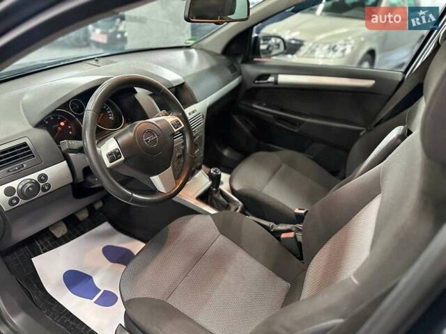 Черный Опель Астра, объемом двигателя 1.6 л и пробегом 186 тыс. км за 6799 $, фото 10 на Automoto.ua