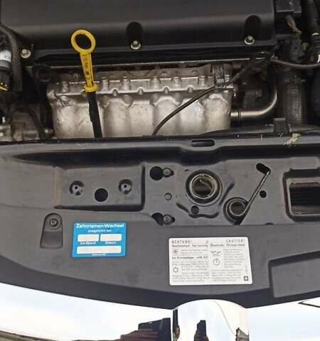 Черный Опель Астра, объемом двигателя 1.6 л и пробегом 249 тыс. км за 5650 $, фото 17 на Automoto.ua