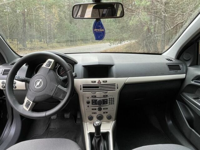 Чорний Опель Астра, об'ємом двигуна 1.6 л та пробігом 191 тис. км за 6100 $, фото 4 на Automoto.ua