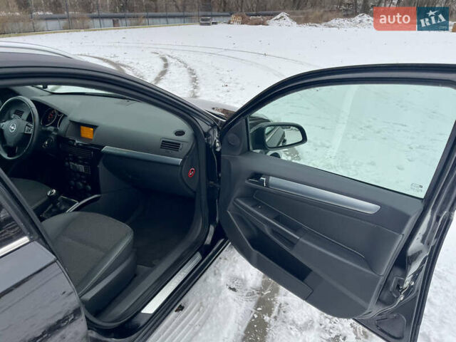 Черный Опель Астра, объемом двигателя 1.6 л и пробегом 148 тыс. км за 6300 $, фото 22 на Automoto.ua