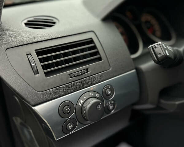 Чорний Опель Астра, об'ємом двигуна 1.6 л та пробігом 207 тис. км за 6200 $, фото 12 на Automoto.ua