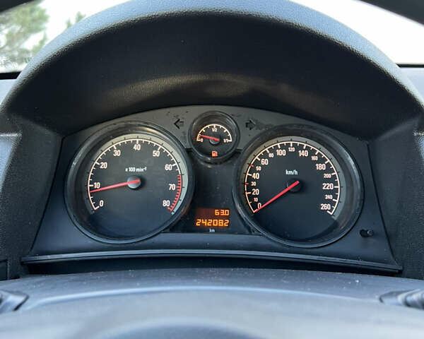 Черный Опель Астра, объемом двигателя 1.4 л и пробегом 242 тыс. км за 4450 $, фото 36 на Automoto.ua