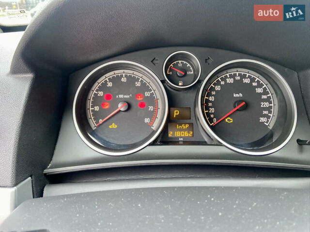 Черный Опель Астра, объемом двигателя 1.8 л и пробегом 200 тыс. км за 6999 $, фото 13 на Automoto.ua