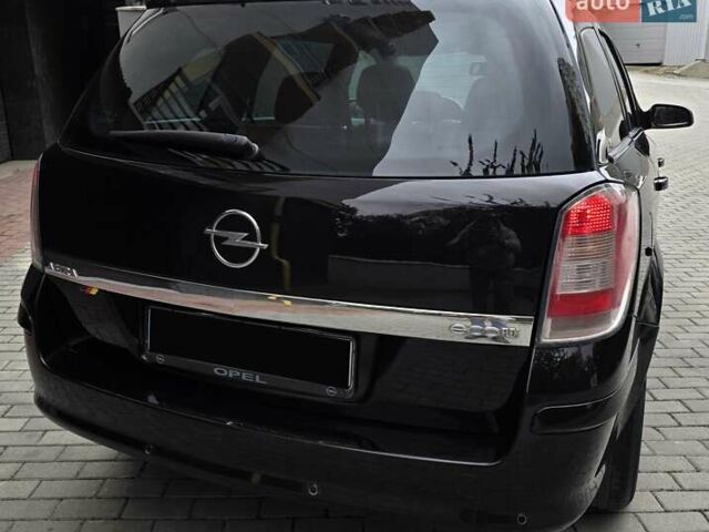 Черный Опель Астра, объемом двигателя 1.7 л и пробегом 224 тыс. км за 5650 $, фото 8 на Automoto.ua