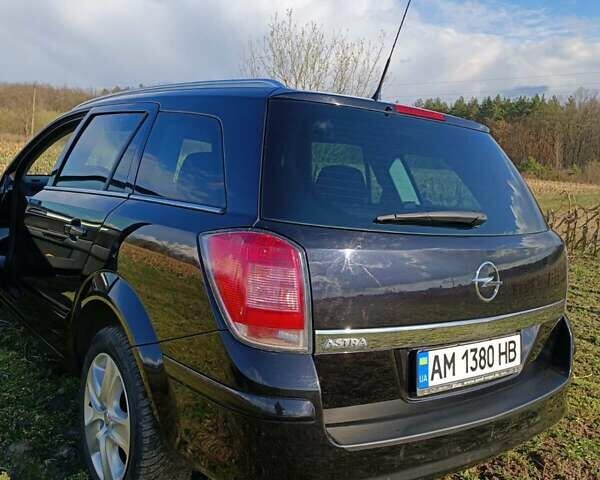 Черный Опель Астра, объемом двигателя 1.8 л и пробегом 225 тыс. км за 5700 $, фото 6 на Automoto.ua