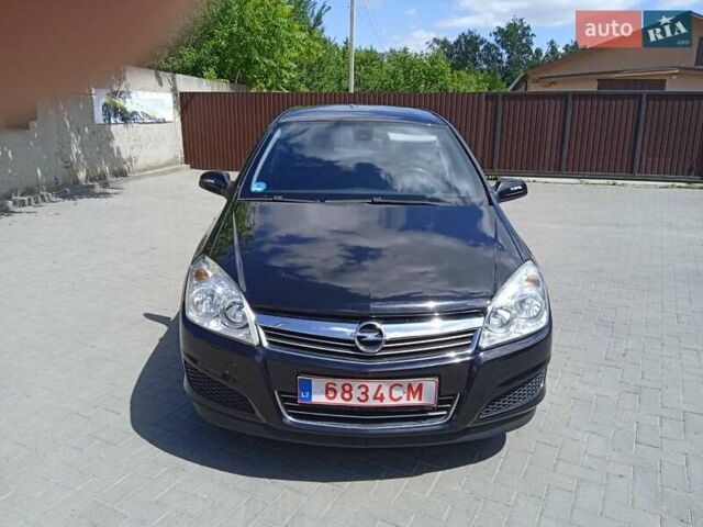 Черный Опель Астра, объемом двигателя 1.6 л и пробегом 178 тыс. км за 4900 $, фото 3 на Automoto.ua