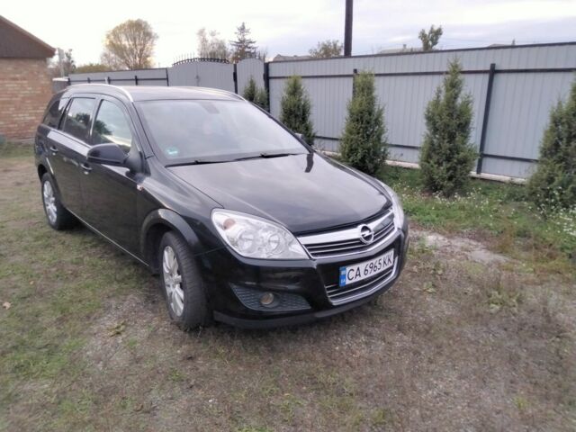 Черный Опель Астра, объемом двигателя 1.4 л и пробегом 218 тыс. км за 4550 $, фото 6 на Automoto.ua