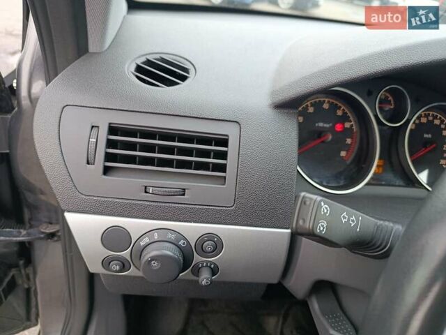 Черный Опель Астра, объемом двигателя 1.8 л и пробегом 178 тыс. км за 6800 $, фото 1 на Automoto.ua