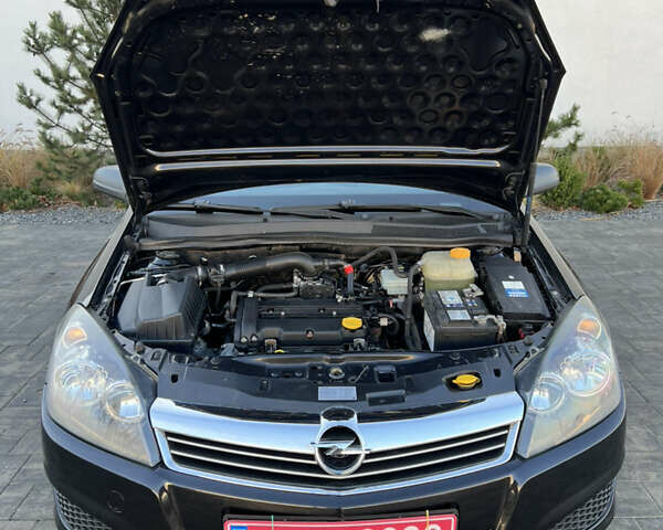 Черный Опель Астра, объемом двигателя 1.4 л и пробегом 242 тыс. км за 4450 $, фото 31 на Automoto.ua