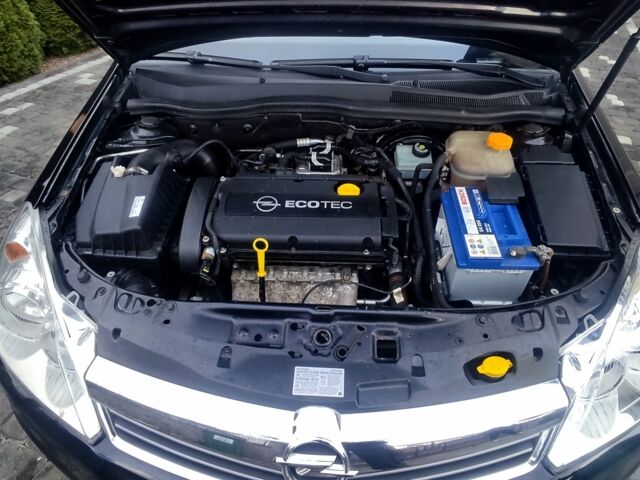 Черный Опель Астра, объемом двигателя 1.6 л и пробегом 220 тыс. км за 5800 $, фото 8 на Automoto.ua