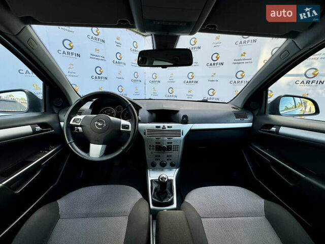 Черный Опель Астра, объемом двигателя 1.7 л и пробегом 251 тыс. км за 5499 $, фото 5 на Automoto.ua