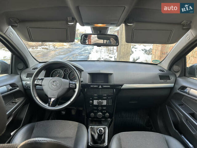 Чорний Опель Астра, об'ємом двигуна 1.6 л та пробігом 277 тис. км за 4700 $, фото 4 на Automoto.ua