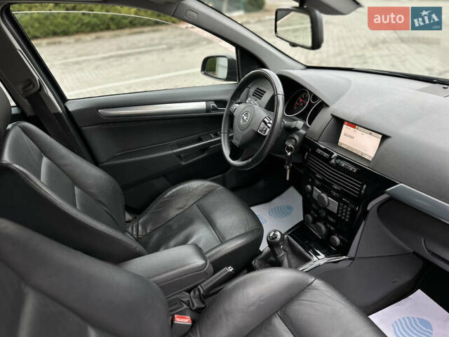 Чорний Опель Астра, об'ємом двигуна 1.6 л та пробігом 207 тис. км за 6200 $, фото 22 на Automoto.ua