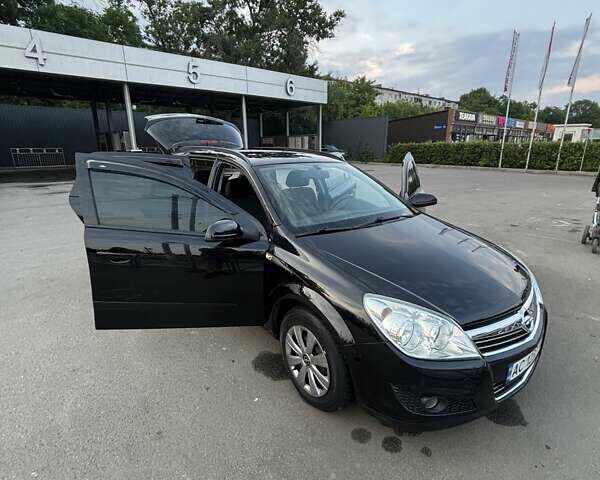 Черный Опель Астра, объемом двигателя 1.6 л и пробегом 208 тыс. км за 6500 $, фото 11 на Automoto.ua