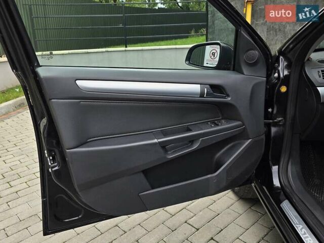 Черный Опель Астра, объемом двигателя 1.7 л и пробегом 224 тыс. км за 5599 $, фото 19 на Automoto.ua