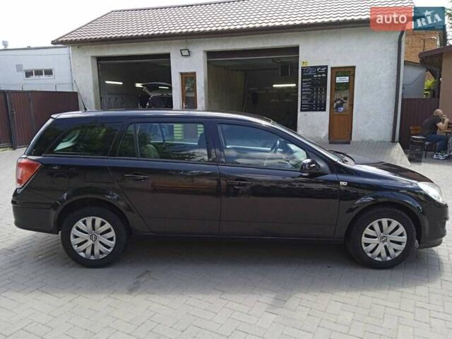Черный Опель Астра, объемом двигателя 1.6 л и пробегом 178 тыс. км за 4900 $, фото 1 на Automoto.ua